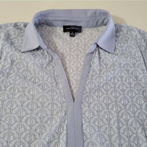 Limited Semi-Sheer Gray Print V-neck 3/4 Sleeve Pullover Blouse - Picture 7 of 12